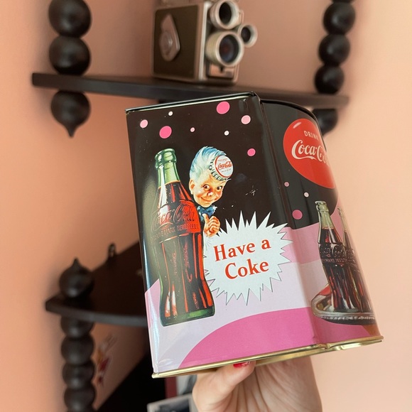 SOLD Vintage Coca-Cola Collectible Tin āHave a Cokeā - Picture 4 of 8
